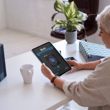 Assistant vocal, pour faciliter la vie des personnes âgées et en situation de handicap
