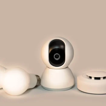 Comment bien choisir son détecteur de fumée : filaire, autonome ou connecté ?
