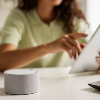 Sécurité et confidentialité : comment protéger vos données avec un assistant vocal ?